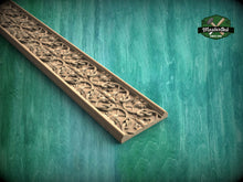 Load image into Gallery viewer, Interconnected Loops and Flowers Carved Moulding – Timeless Elegance, 40" Intricate Weaving Pattern, 1 pc, Unpainted, Baguette