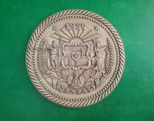 Load image into Gallery viewer, The Great Seal Of The State of Hawaii,  Simple version, wall hanging, Hawaii Logo