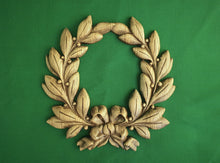 Load image into Gallery viewer, Laurel wreath of wood, bays carved in wood, wreath on the wall