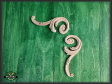 Load image into Gallery viewer, Hardwood Victorian Corner Onlays For Doors, Set of 2pc Lefr and Rigth, Unpainted