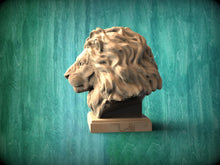 Load image into Gallery viewer, Lion finial bed post, Lion Wooden Finial, Lion statue for Staircase Newel Post, Lion statue of wood