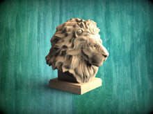 Load image into Gallery viewer, Lion finial bed post, Lion Wooden Finial, Lion statue for Staircase Newel Post, Lion statue of wood