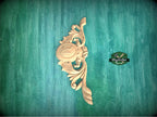 Personalized Verdant Scroll – Custom Initial Ornament