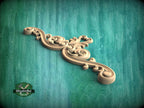 Ornate Oval Cartouche with Leaf Scrolls – Classic Wood Applique