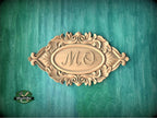 Personalized Scrollleaf Elegance – Decorative Emblem