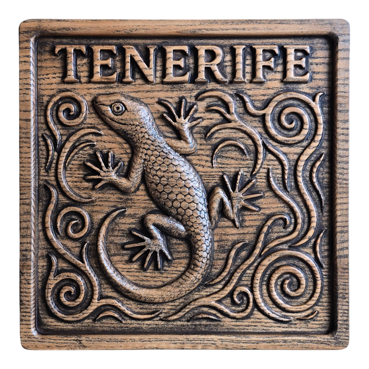 PATNF-024 Tenerife · Lagarto tallado en madera