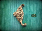 Personalized Ornate Oval Cartouche with Leaf Scrolls – Classic Wood Applique