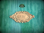 Personalized Scrollleaf Elegance – Decorative Emblem