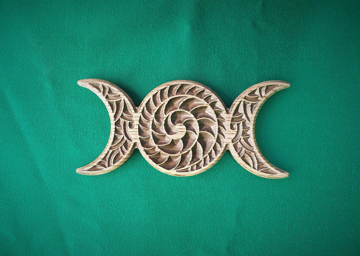 Triple Moon, Hecate symbol, witch symbol