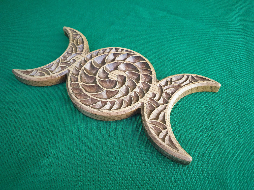 Triple Moon, Hecate symbol, witch symbol