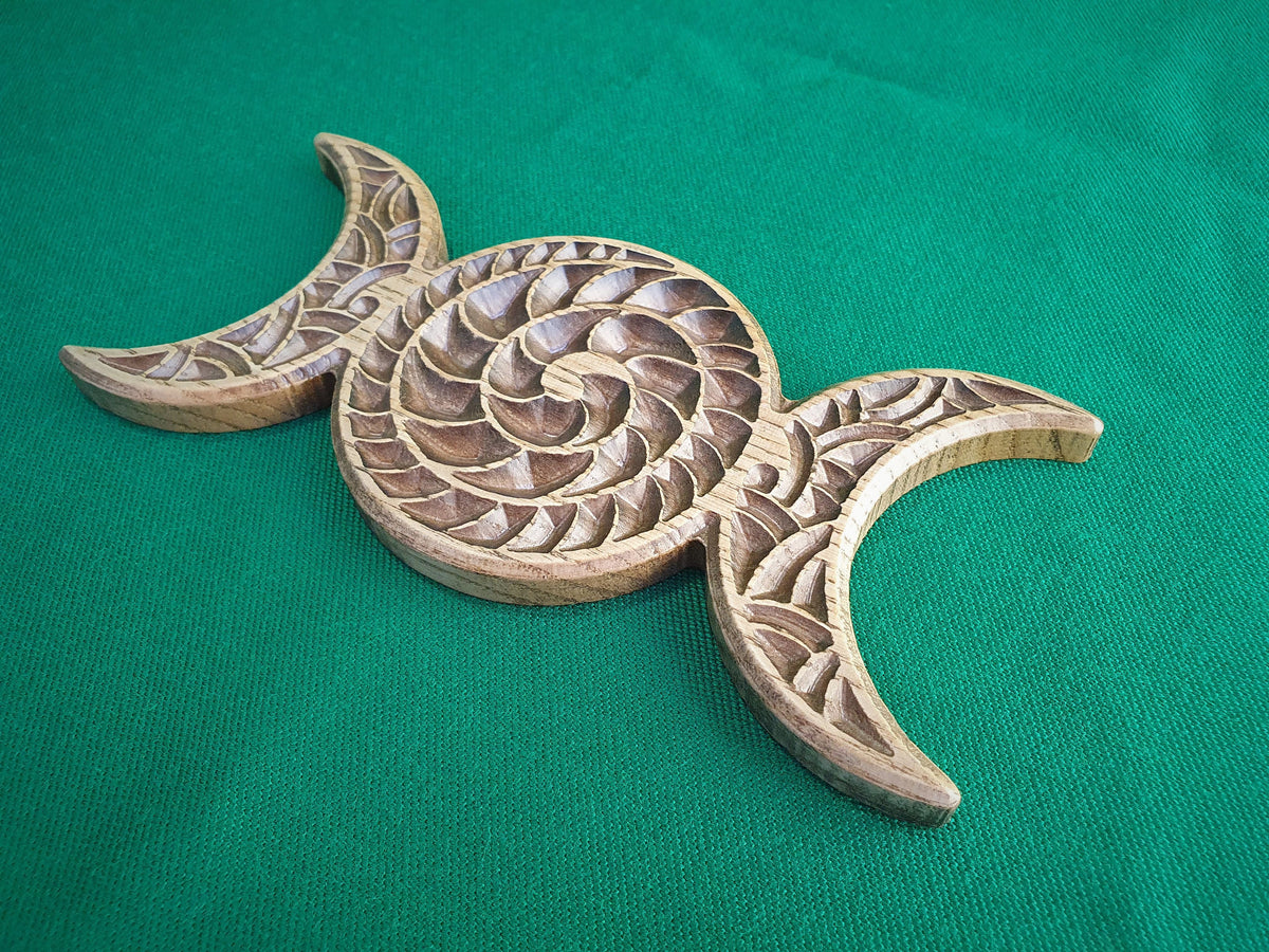 Triple Moon, Hecate symbol, witch symbol