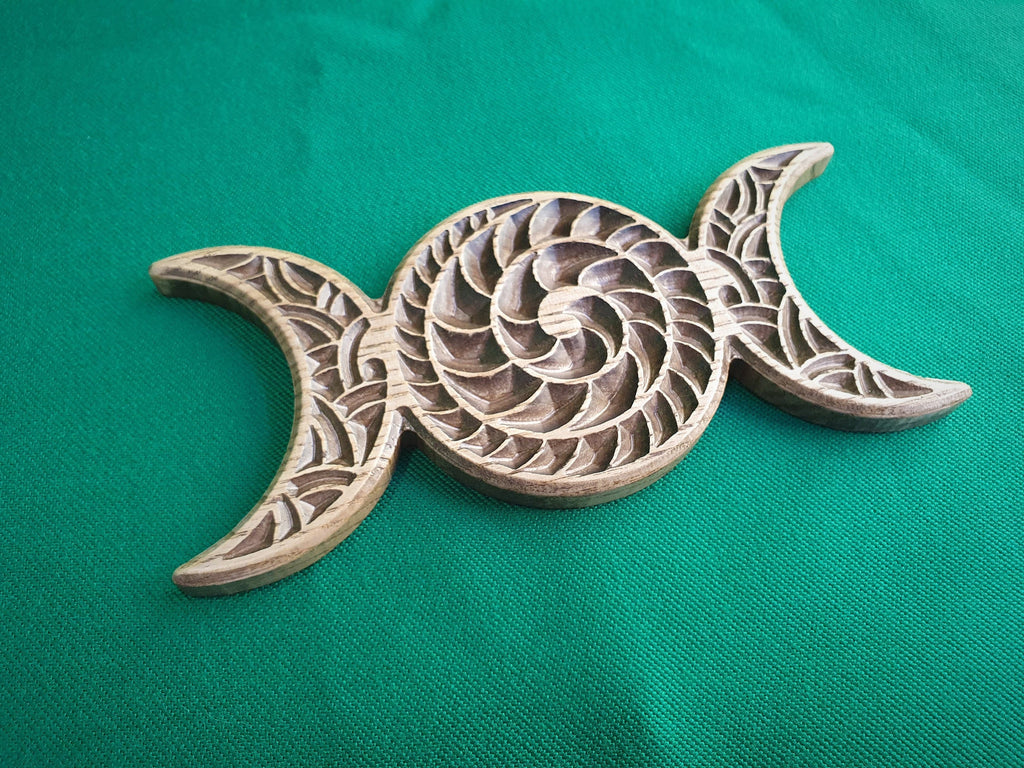 Triple Moon, Hecate symbol, witch symbol
