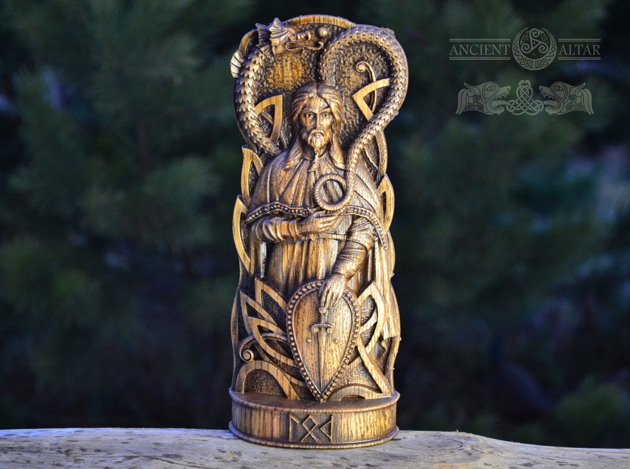 Loki shops statue, Wooden altar statue