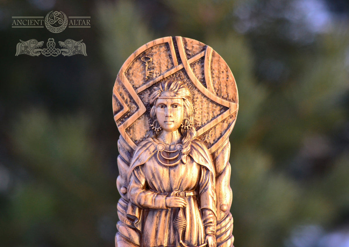 Frigg statue, Friga, Frigga, Norse gods, God Altar sculpture,  asatru viking god and goddes sculpture wooden scandinavian pantheon