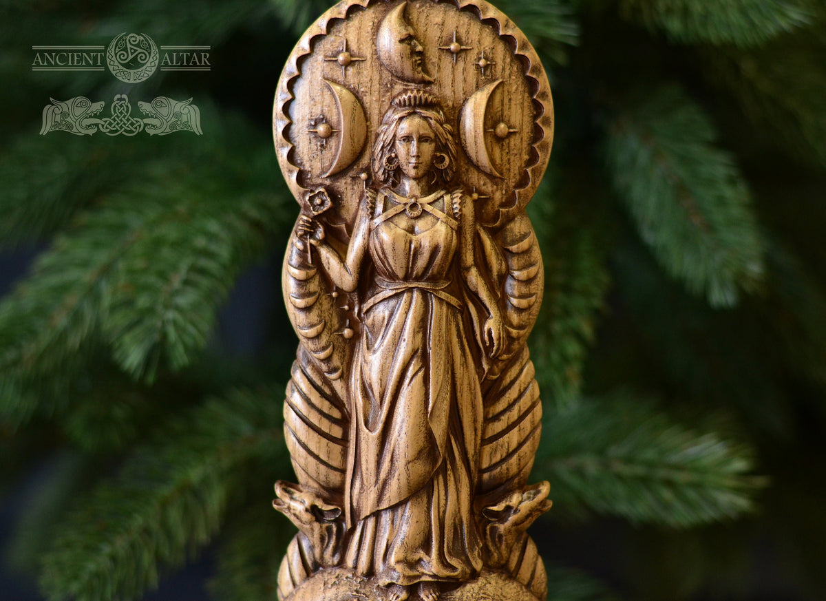 Moon goddess, Aradia, Lunar goddess, Selene Wicca Goddess, Luna Norse Goddess,  celtic, pagan, wiccan, wicca, altar, druid, witches