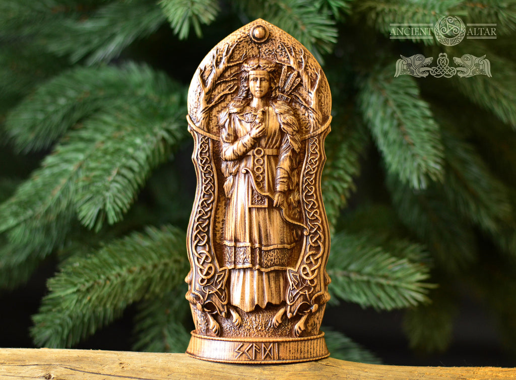 Skadi statue, Skade, Skathi, norse gods, God Altar sculpture, Wood carving, God viking, altar heathen asatru viking god and goddes sculpture